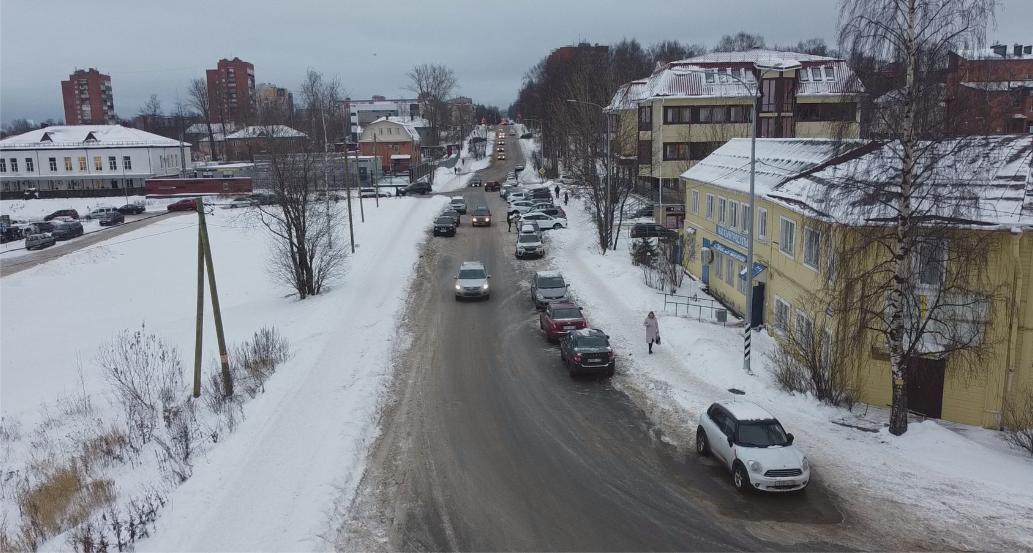 Снег на дорогах, тротуарах и парковках: полностью заснеженный Петрозаводск
