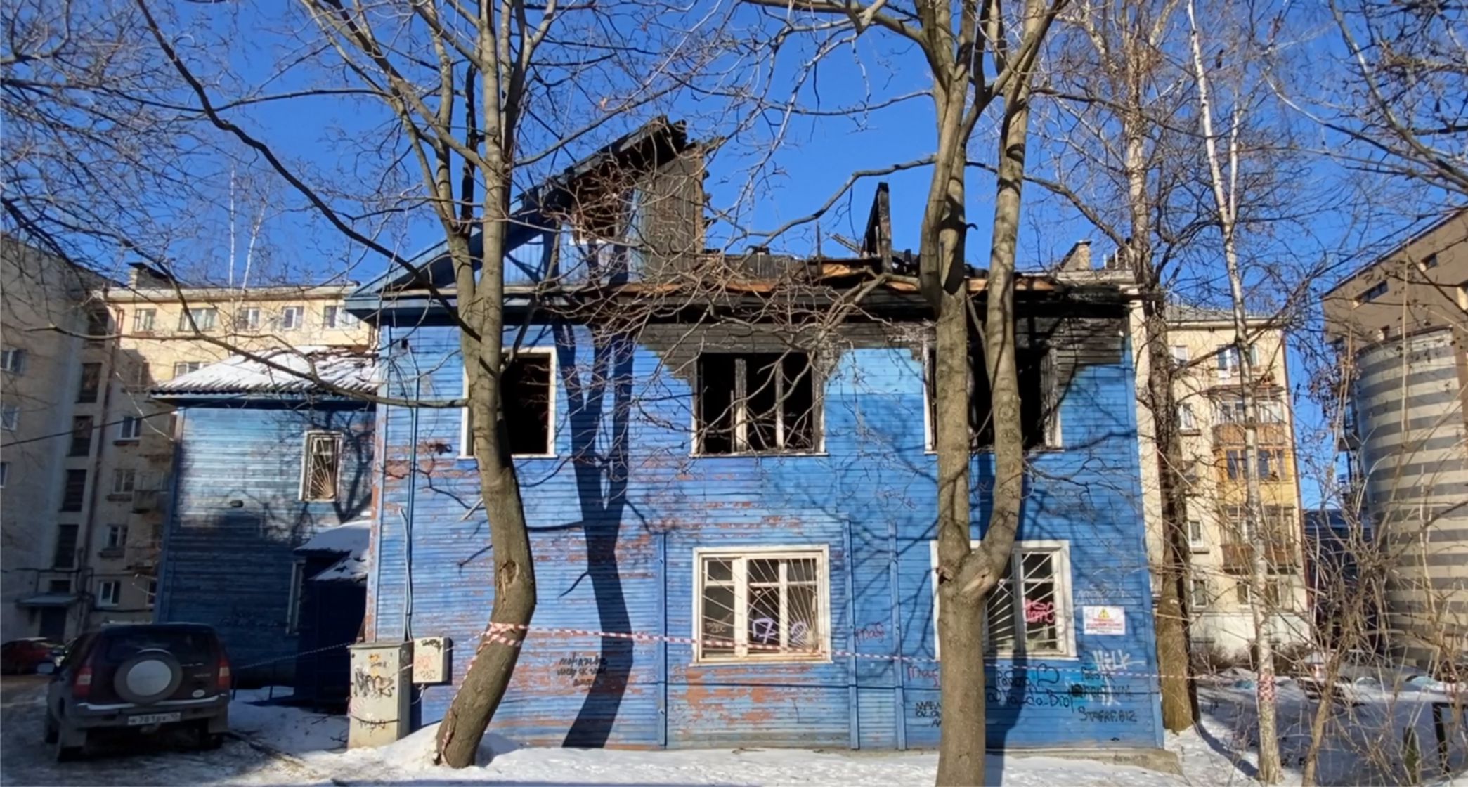 Заброшенный столетний дом в центре Петрозаводска
