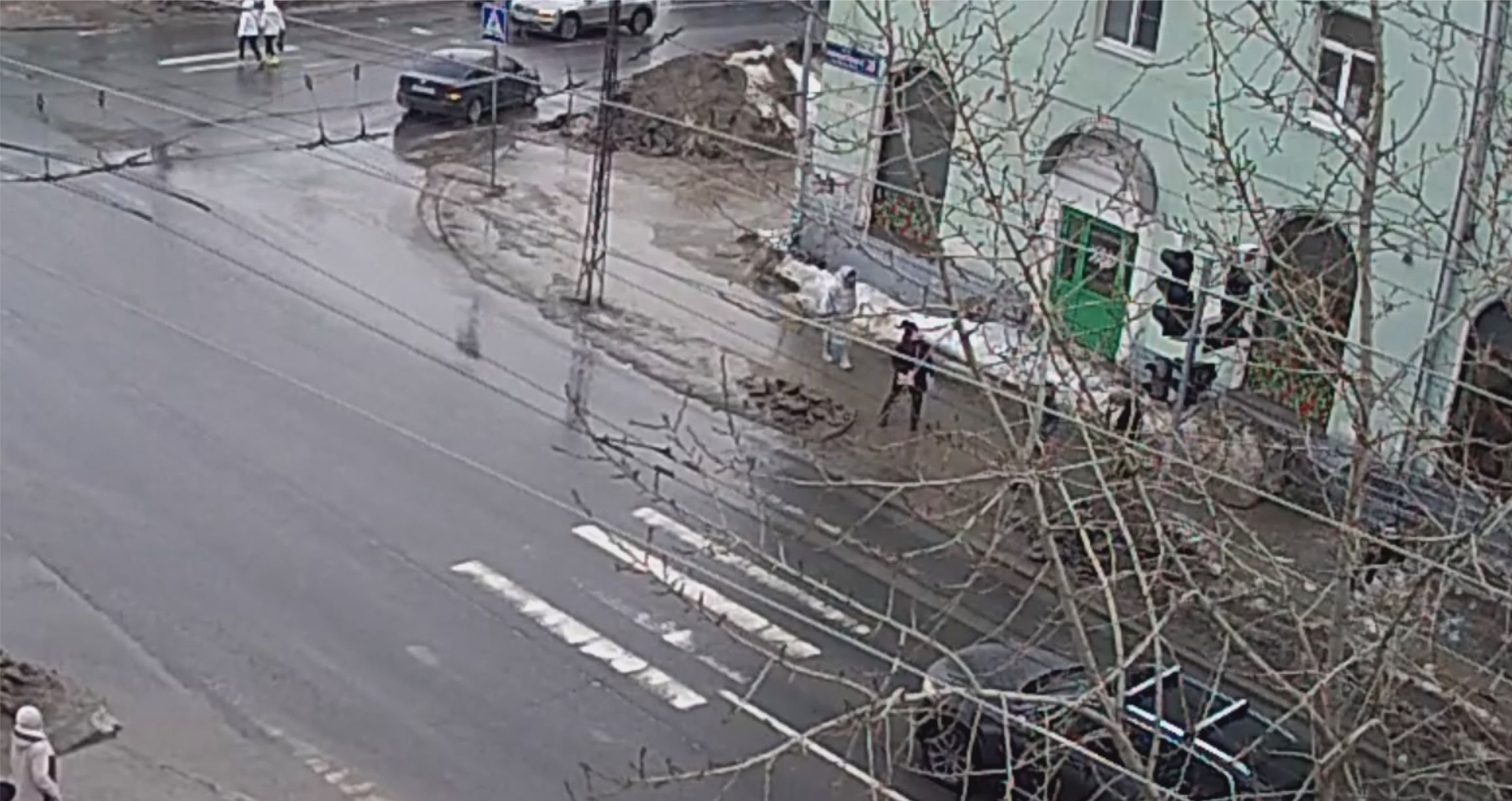 Очередной пешеход пострадал при сходе льда на Невского