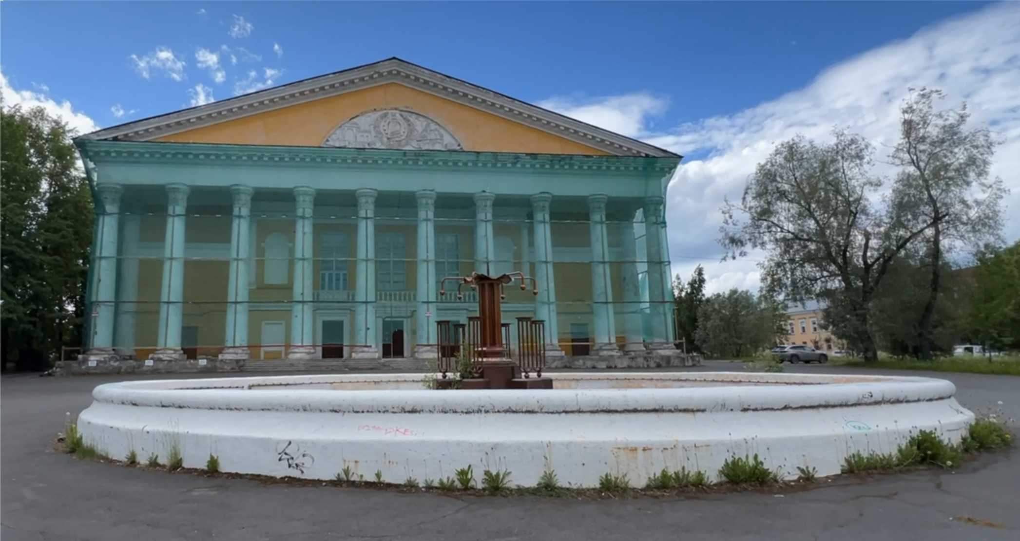 Какая судьба ждет фонтан возле бывшего ДК ОТЗ в Петрозаводске?