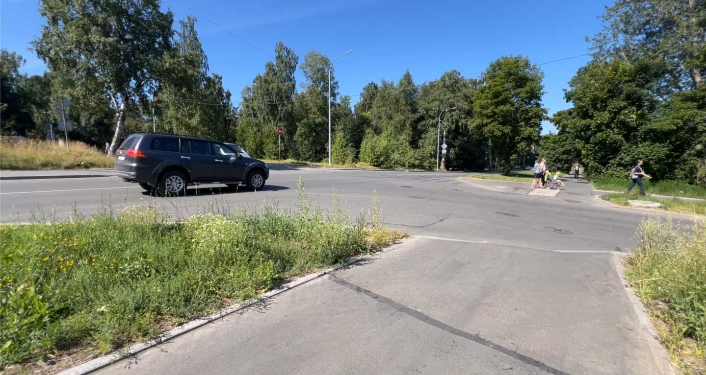 Почему убрали пешеходный переход на перекрестке улиц Калинина и Володарского
