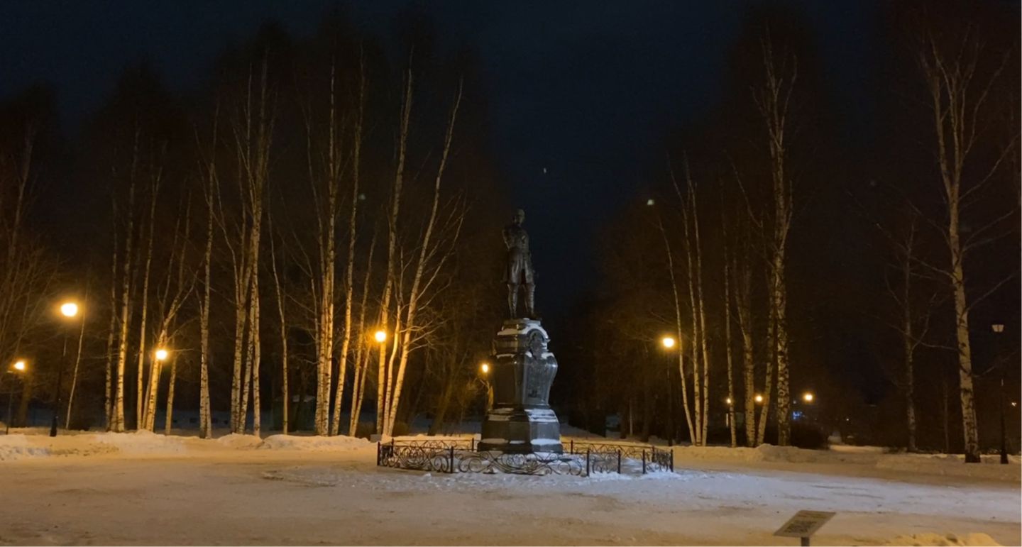 Скандик парк петрозаводск. Бородинский сквер Петрозаводск. Петровский сквер Петрозаводск.