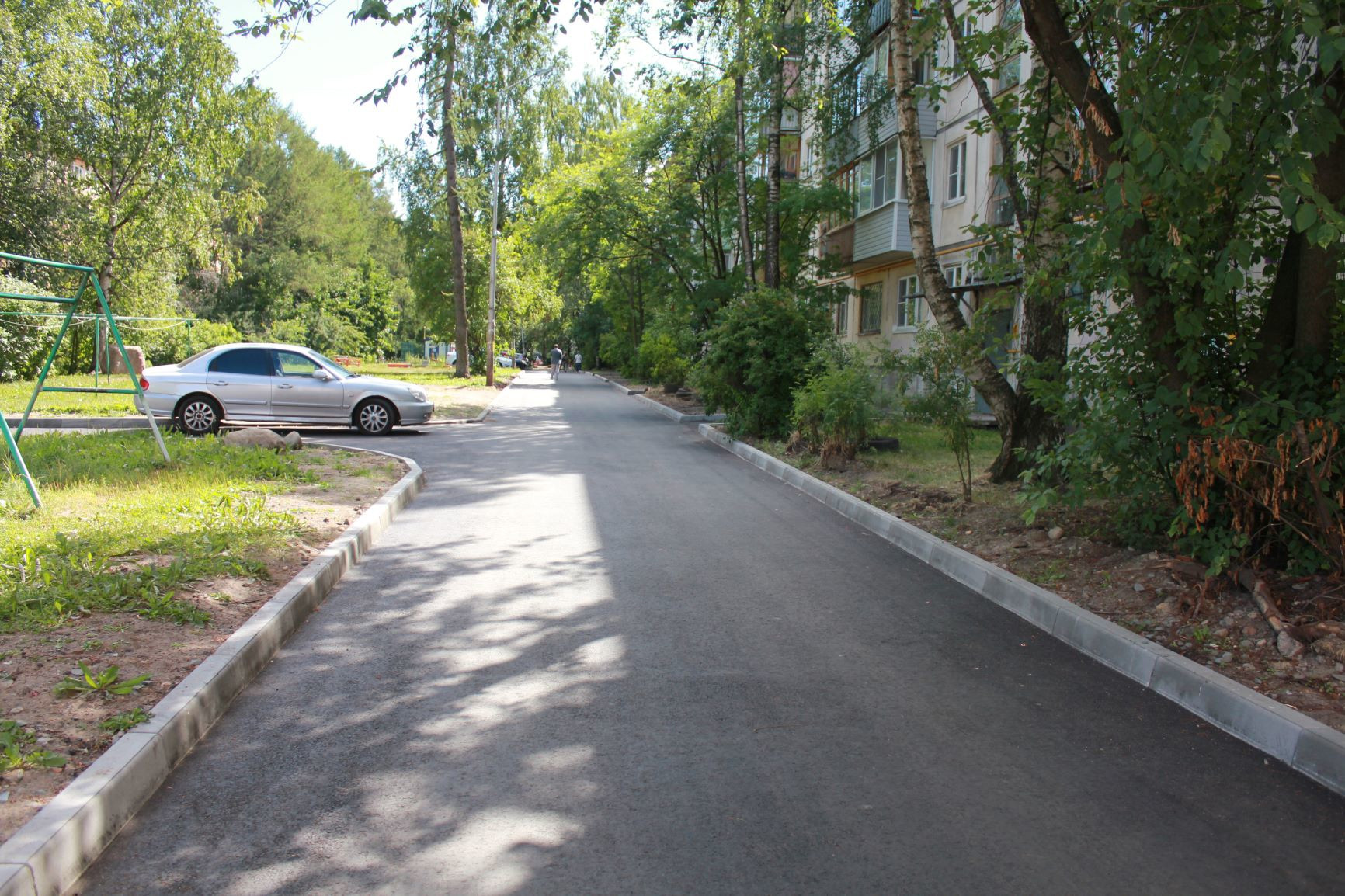 В одном из дворов на Октябрьском проспекте ведется благоустройство по  национальному проекту «Жильё и городская среда», но не всех устраивает  качество сделанной работы — Газета ВСЁ.Онлайн - Новости и бесплатные  объявления (Петрозаводск,