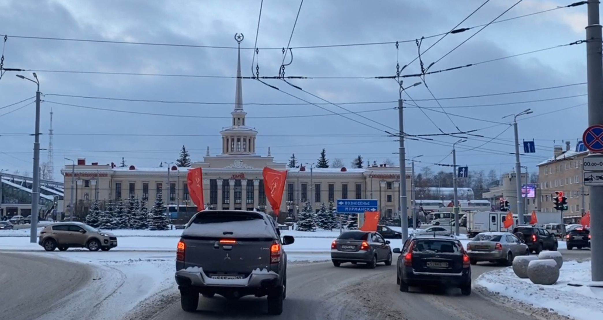 Праздничный автопробег в Петрозаводске — Газета ВСЁ.Онлайн - Новости и  бесплатные объявления (Петрозаводск, Карелия)