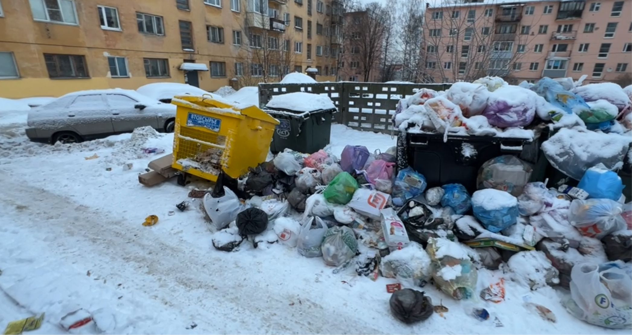 В дворах города хотят установить антипарковочные столбики и полусферы —  Газета ВСЁ.Онлайн - Новости и бесплатные объявления (Петрозаводск, Карелия)